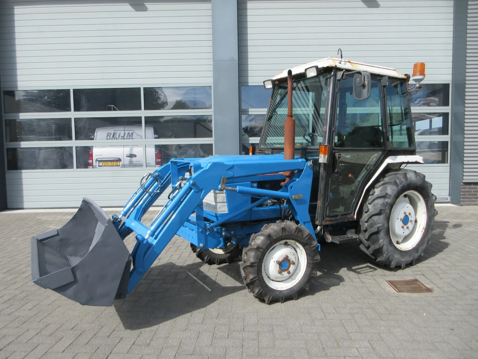 Ford 1720 (1996) — foto 1