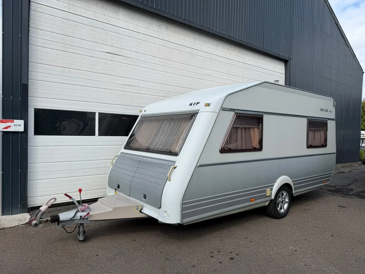 Kip Grey Line Special (2026) — foto 1