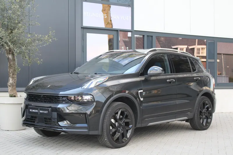 Lynk & Co 01 (2023)