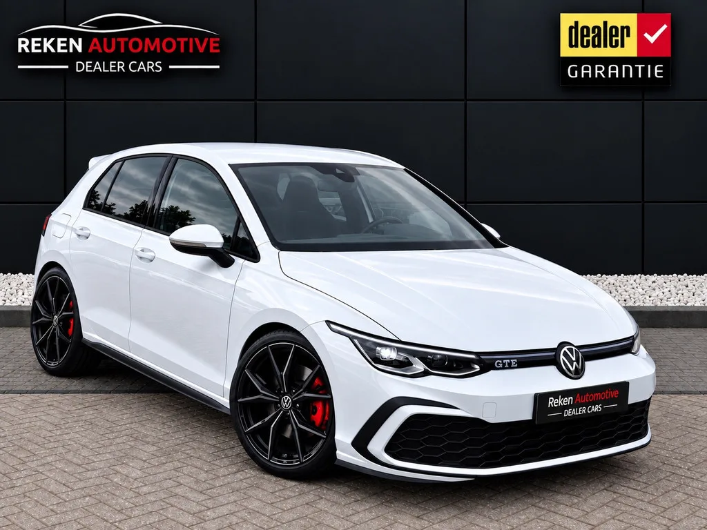 Volkswagen Golf (2021) — foto 1