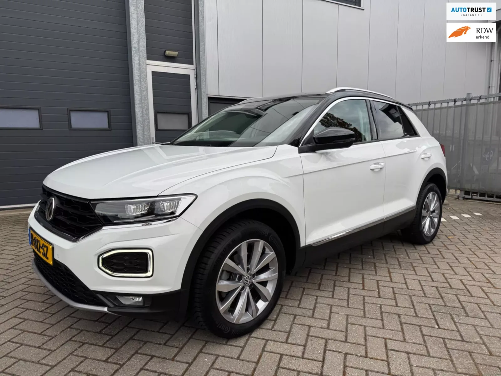 Volkswagen T-Roc (2019) — foto 1