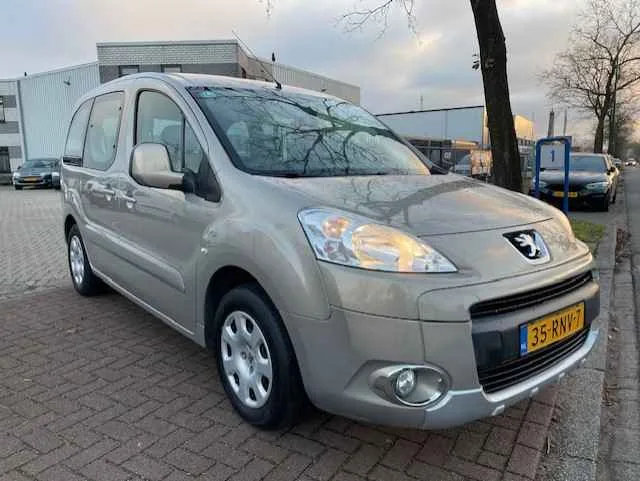 Peugeot Partner (2011) — foto 1