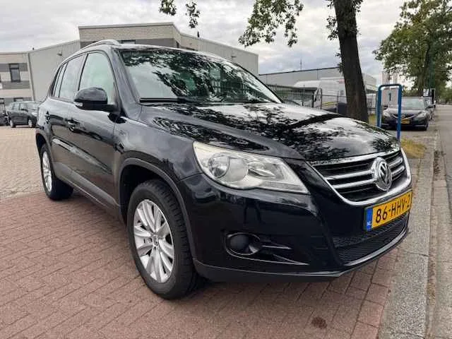 Volkswagen Tiguan (2009) — foto 1