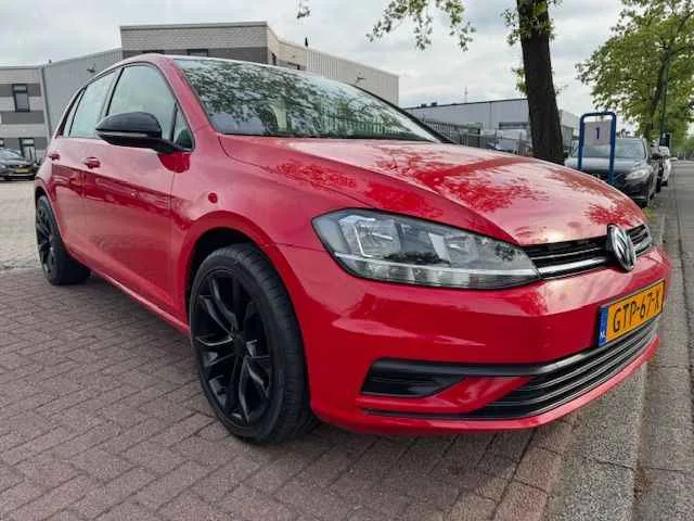 Volkswagen Golf (2018) — foto 1