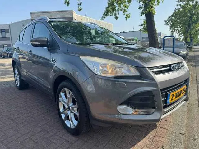 Ford Kuga (2014) — foto 1