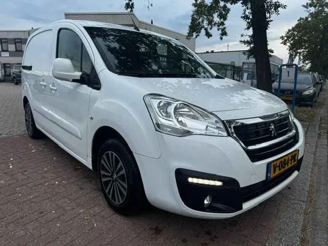 Peugeot Partner (2018) — foto 1