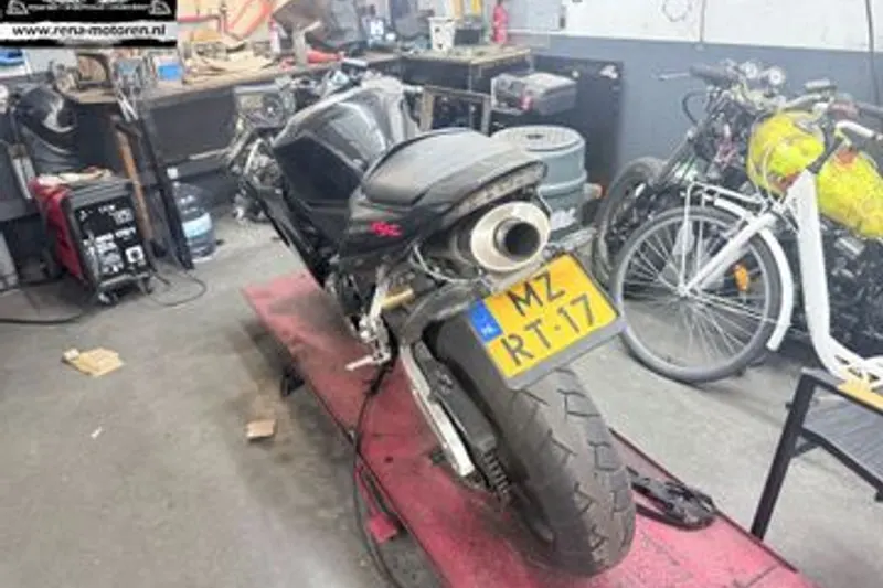 Honda CBR600RR (2004)