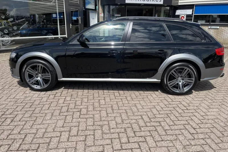 Audi A4 Allroad (2010)