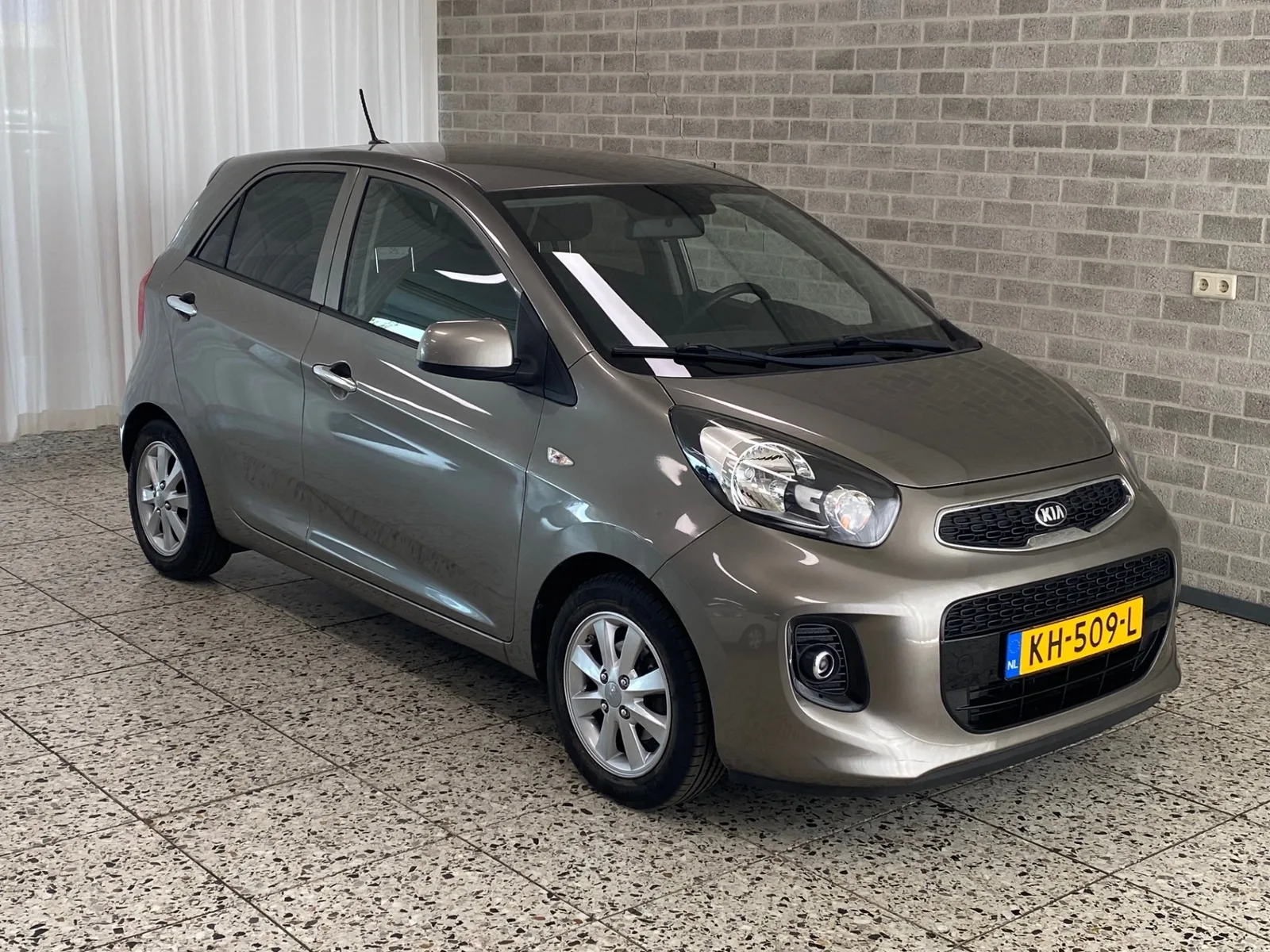 Kia Picanto (2016) — foto 1