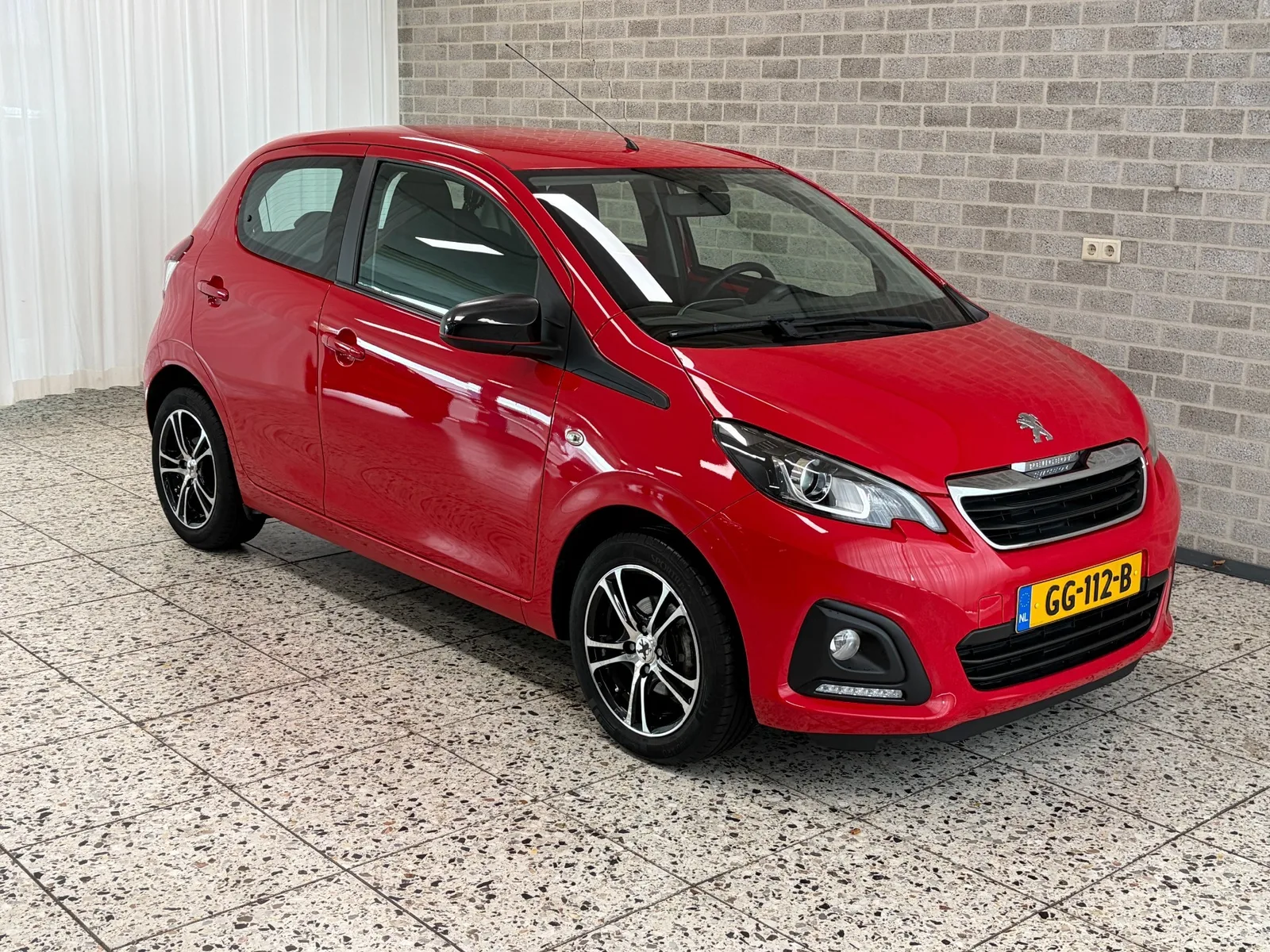 Peugeot 108 (2015) — foto 1