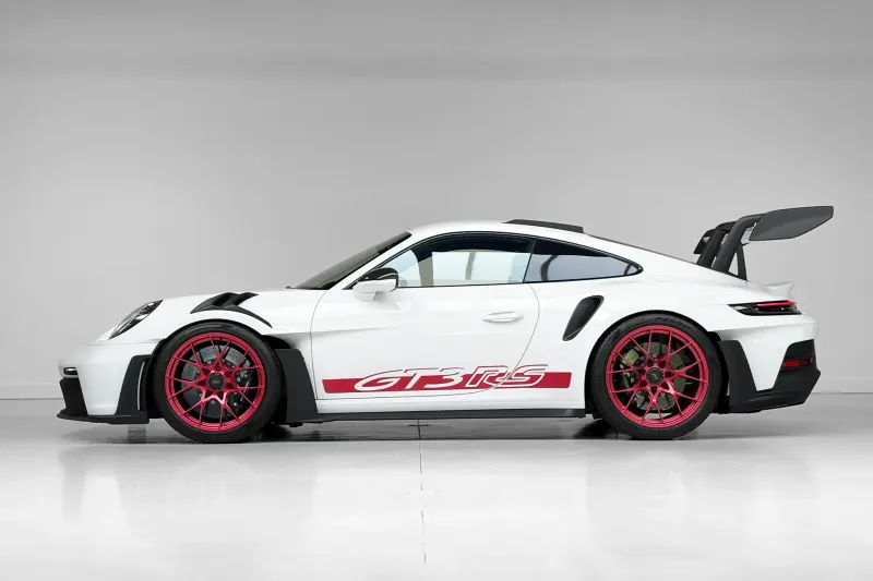 Porsche 911 (2023)