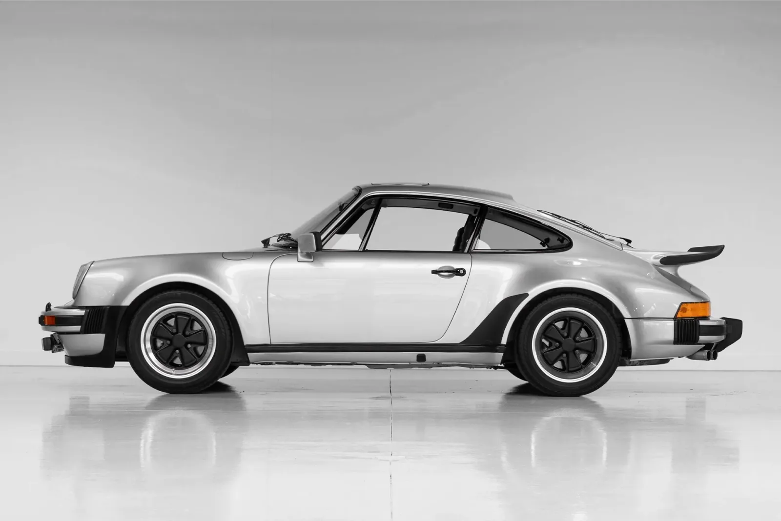 Porsche 911 (1976) — foto 1