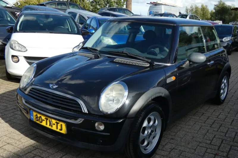 MINI One (2002)