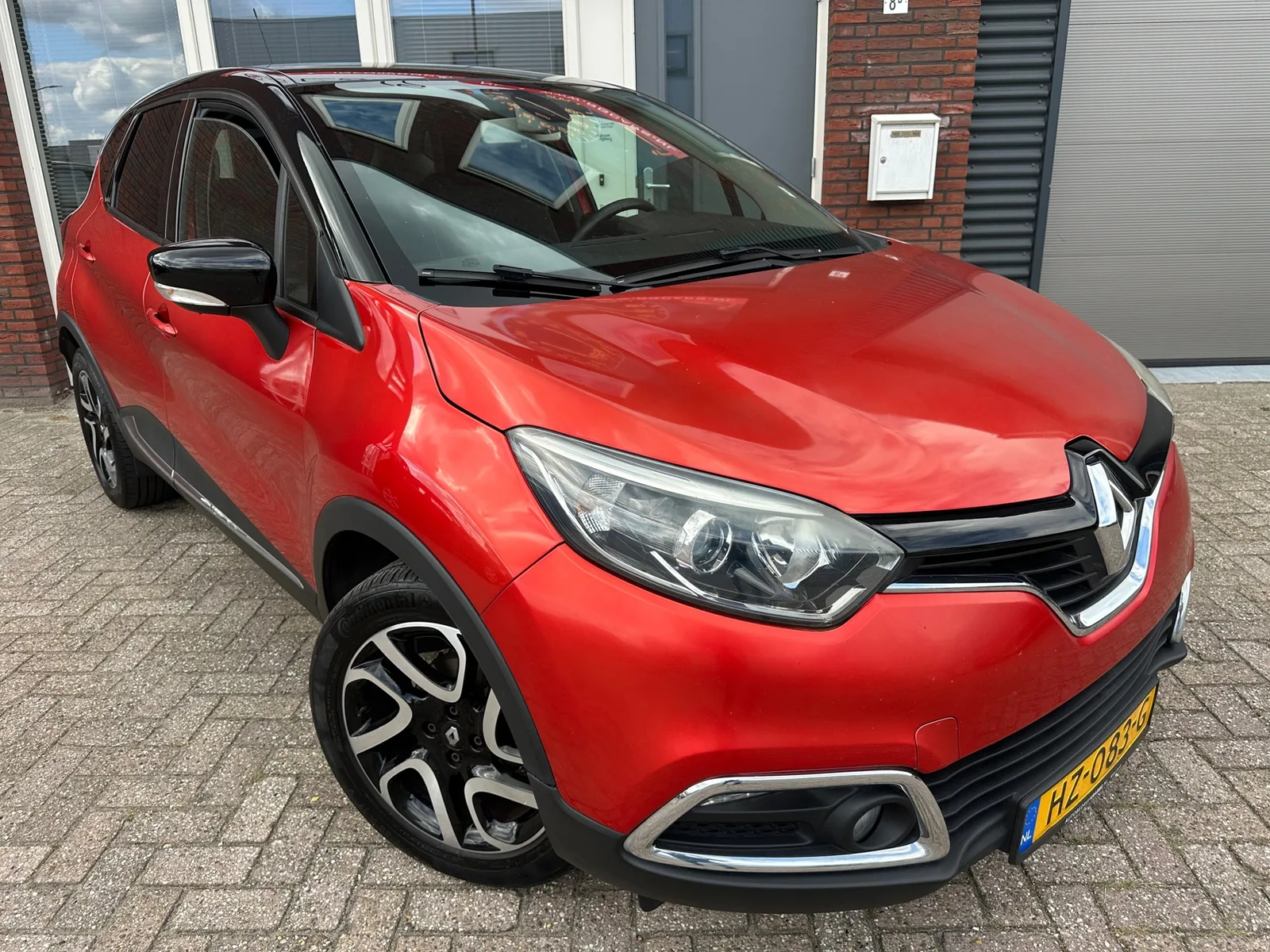 Renault Captur (2016) — foto 1