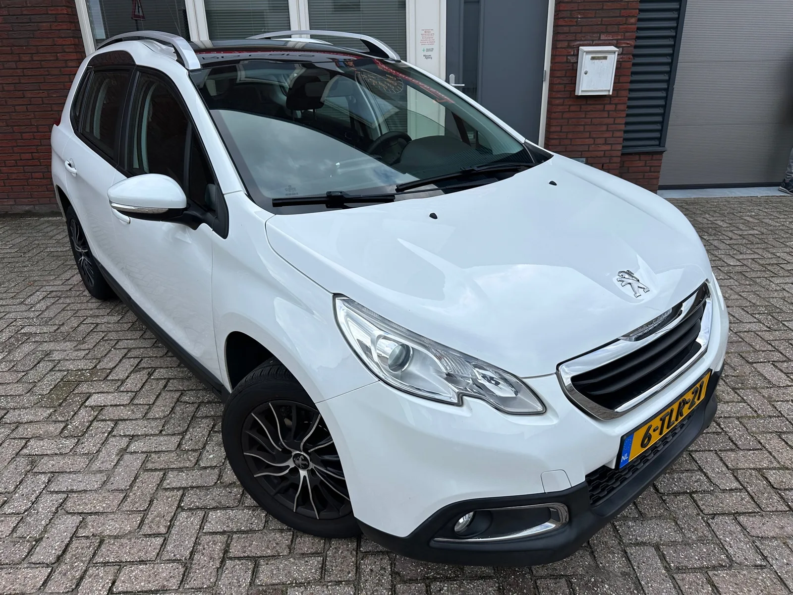 Peugeot 2008 (2014) — foto 1