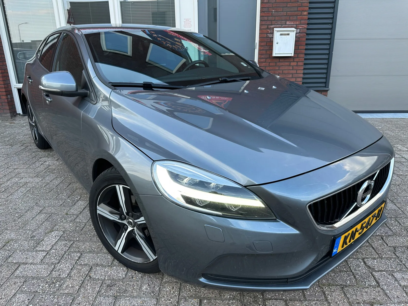 Volvo V40 (2016) — foto 1