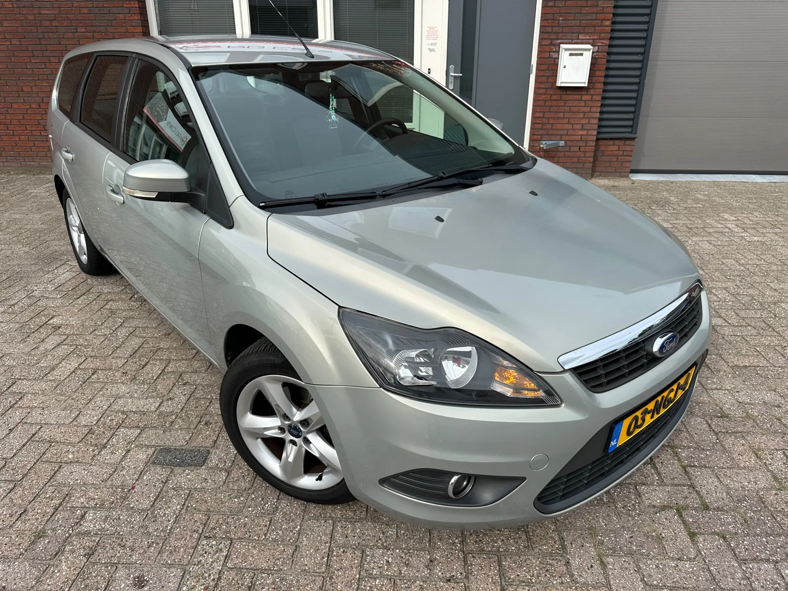 Ford Focus (2010) — foto 1
