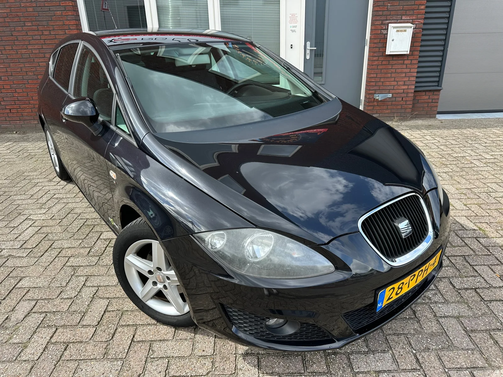 SEAT Leon (2011) — foto 1