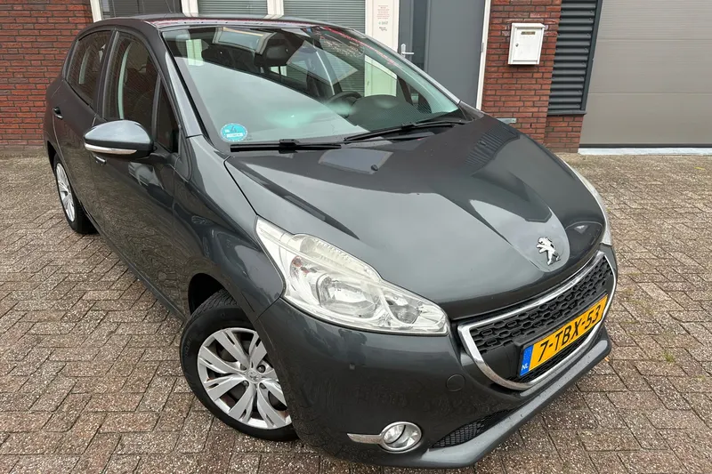 Peugeot 208 (2014)