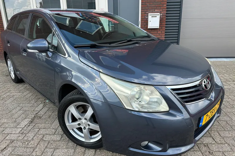 Toyota Avensis (2010)