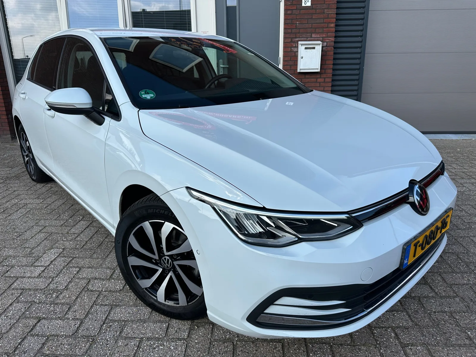 Volkswagen Golf (2021) — foto 1