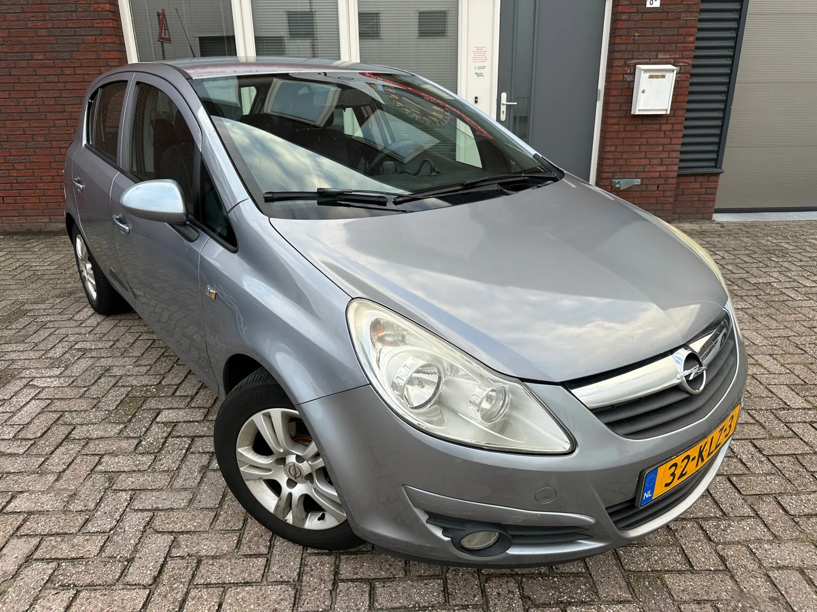 Opel Corsa (2010) — foto 1