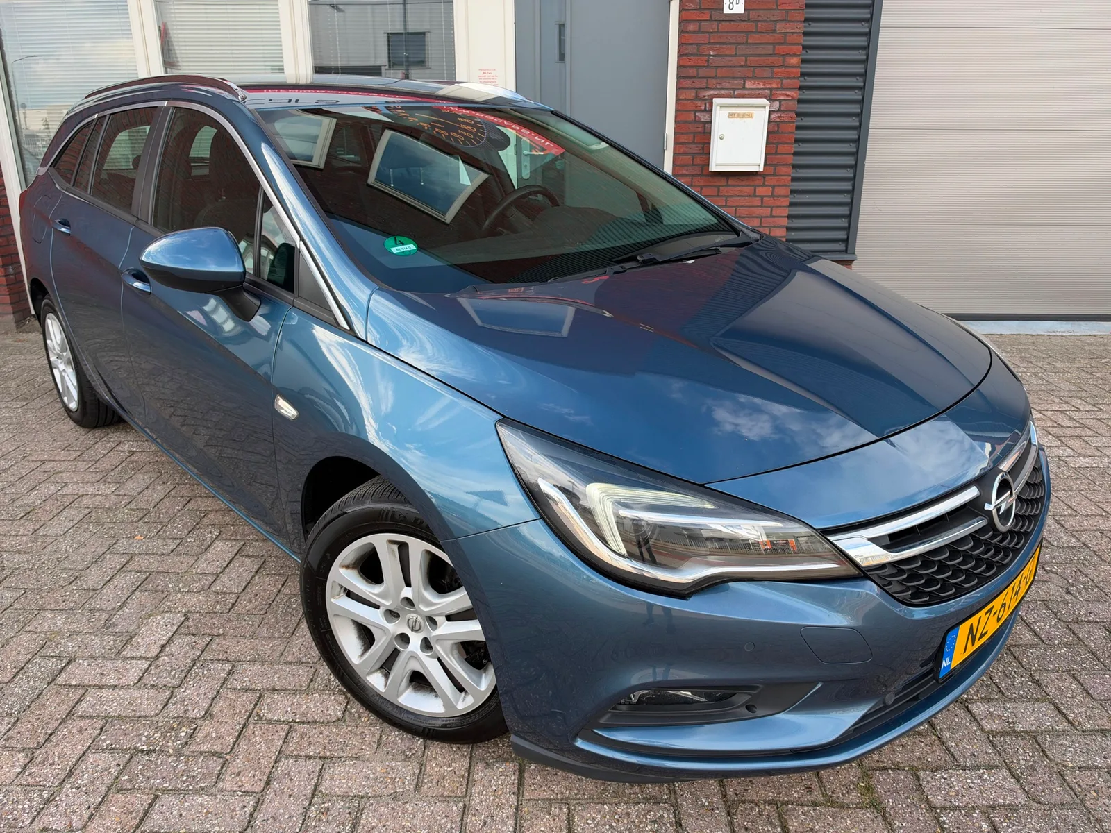 Opel Astra (2017) — foto 1