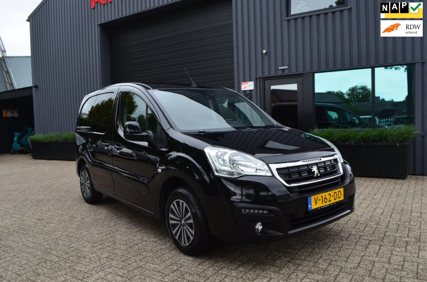 Peugeot Partner (2017) — foto 1