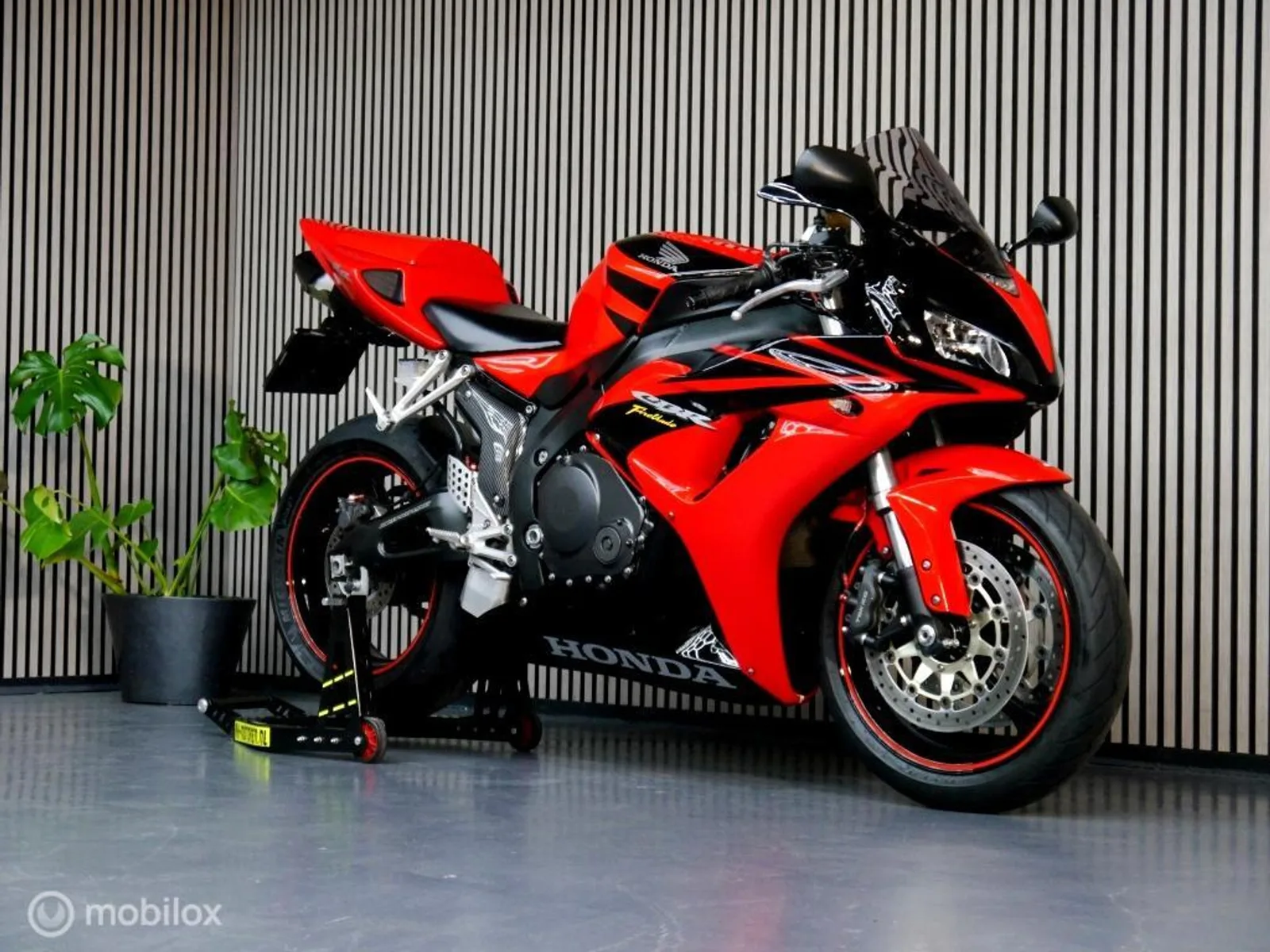 Honda CBR Fireblade (2007) — foto 1