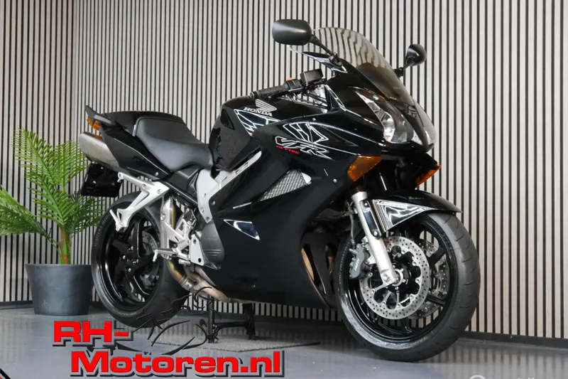 Honda VFR800 800FI (2002)