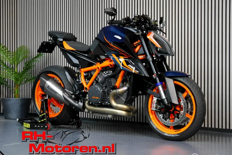 KTM 1290 Super Duke R EVO (2024)