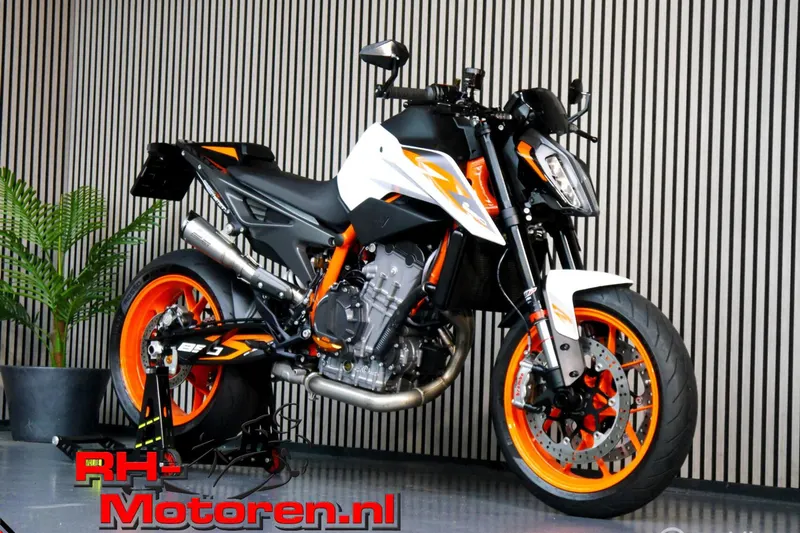 KTM 890 Duke R (2020)