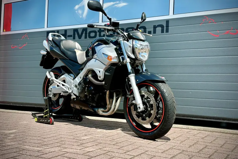 Suzuki GSR600 (2007)