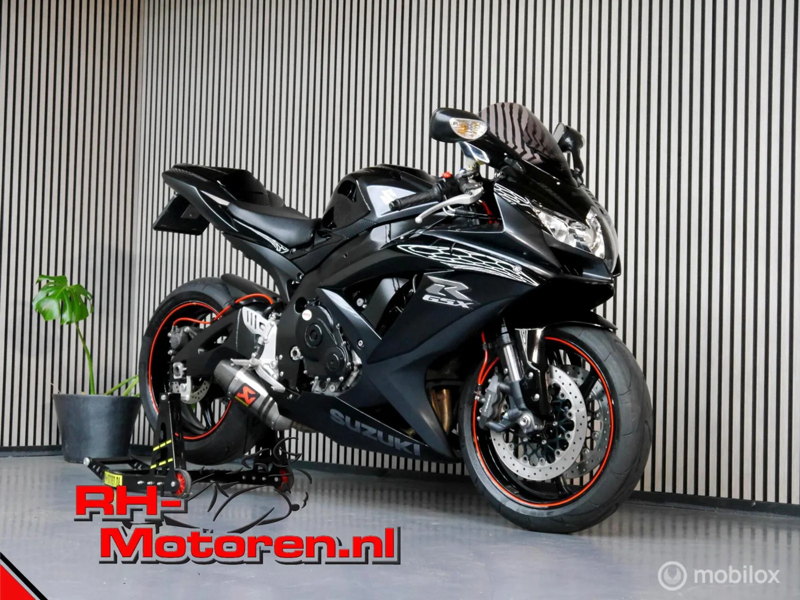 Suzuki GSX-R750 (2009) — foto 1