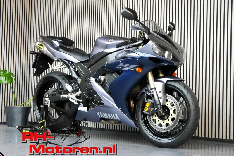 Yamaha YZF-R1 (2005)