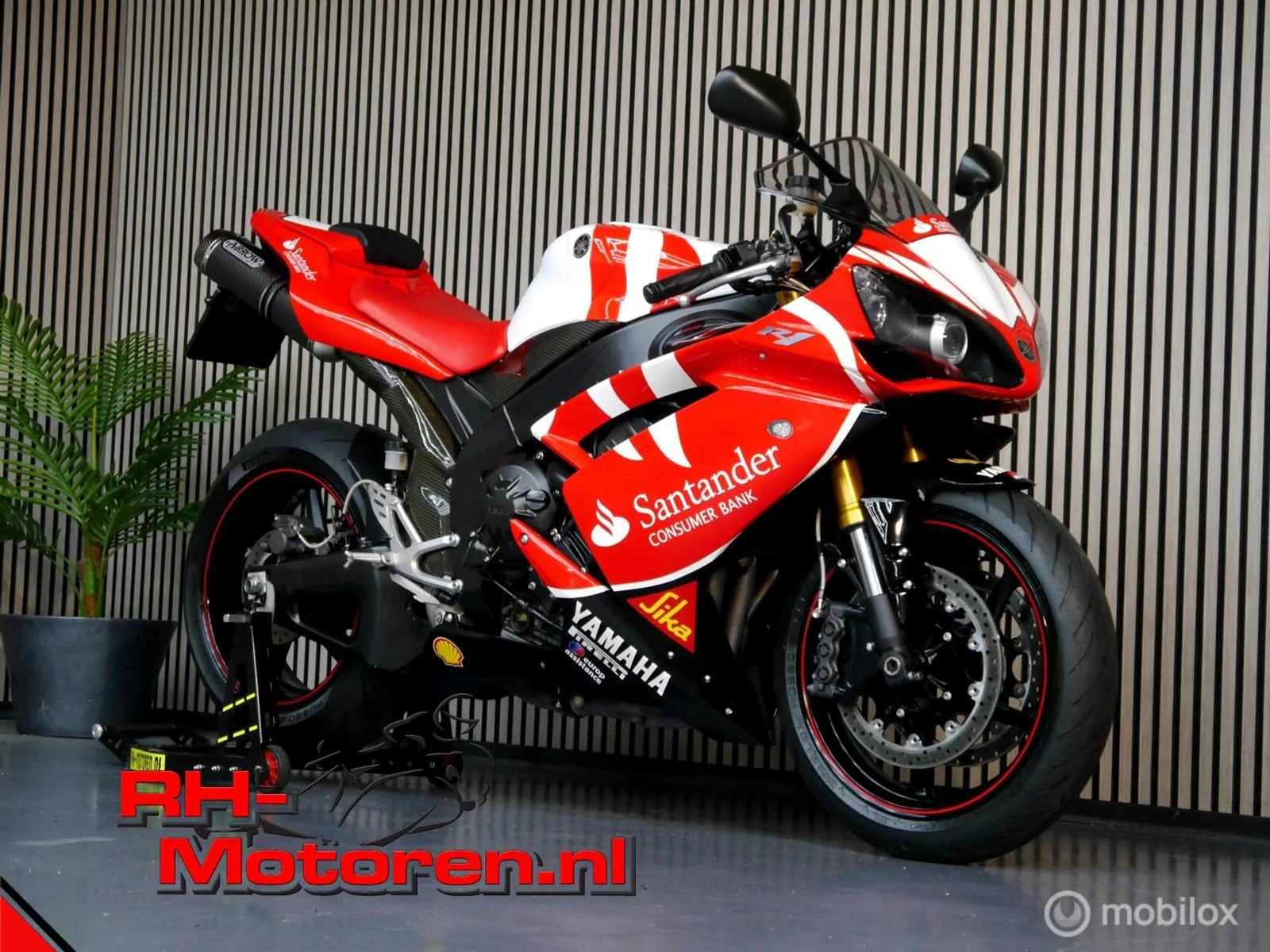 Yamaha YZF-R1 (2009) — foto 1