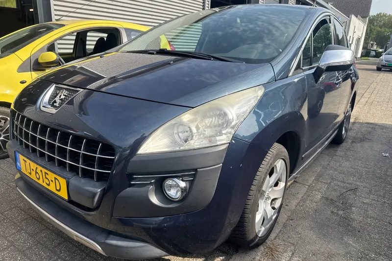 Peugeot 3008 (2013)