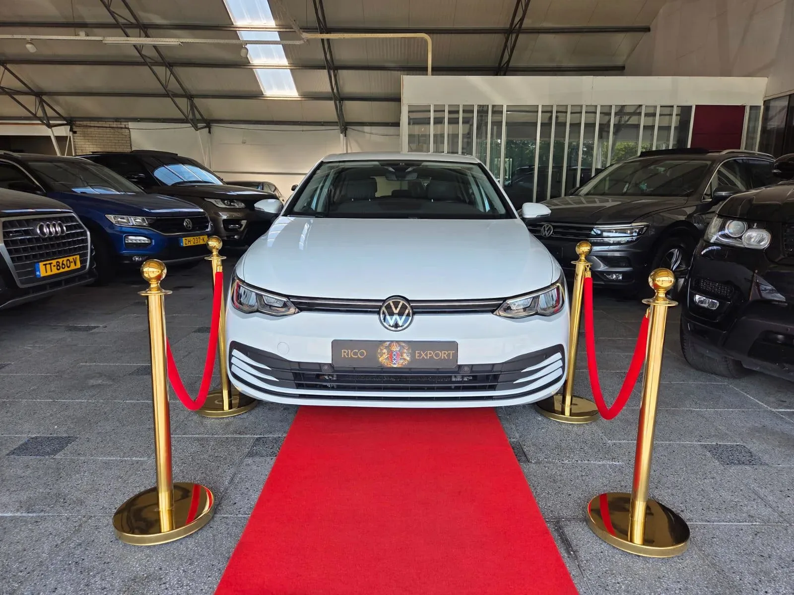 Volkswagen Golf (2020) — foto 1