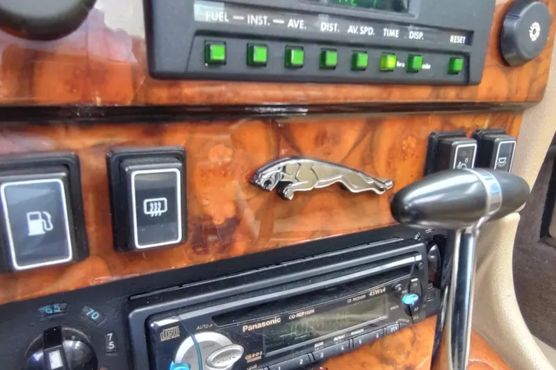 Jaguar XJ (1990)