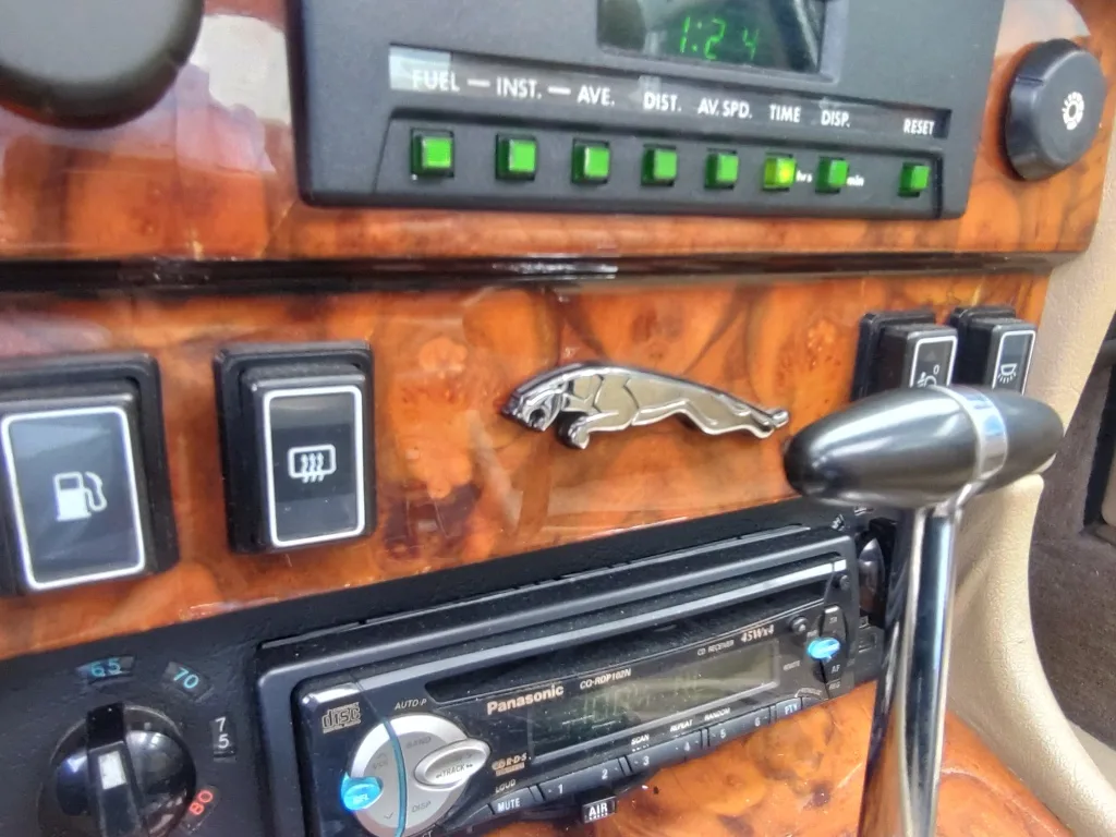 Jaguar XJ (1990) — foto 1