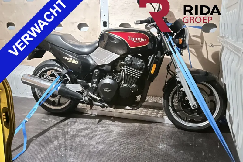 Triumph Trident 900 (1993)