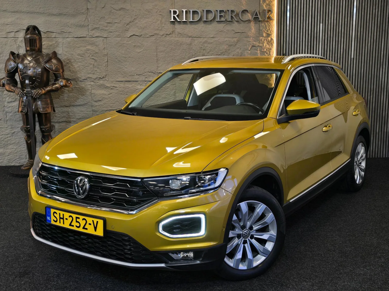 Volkswagen T-Roc (2018) — foto 1
