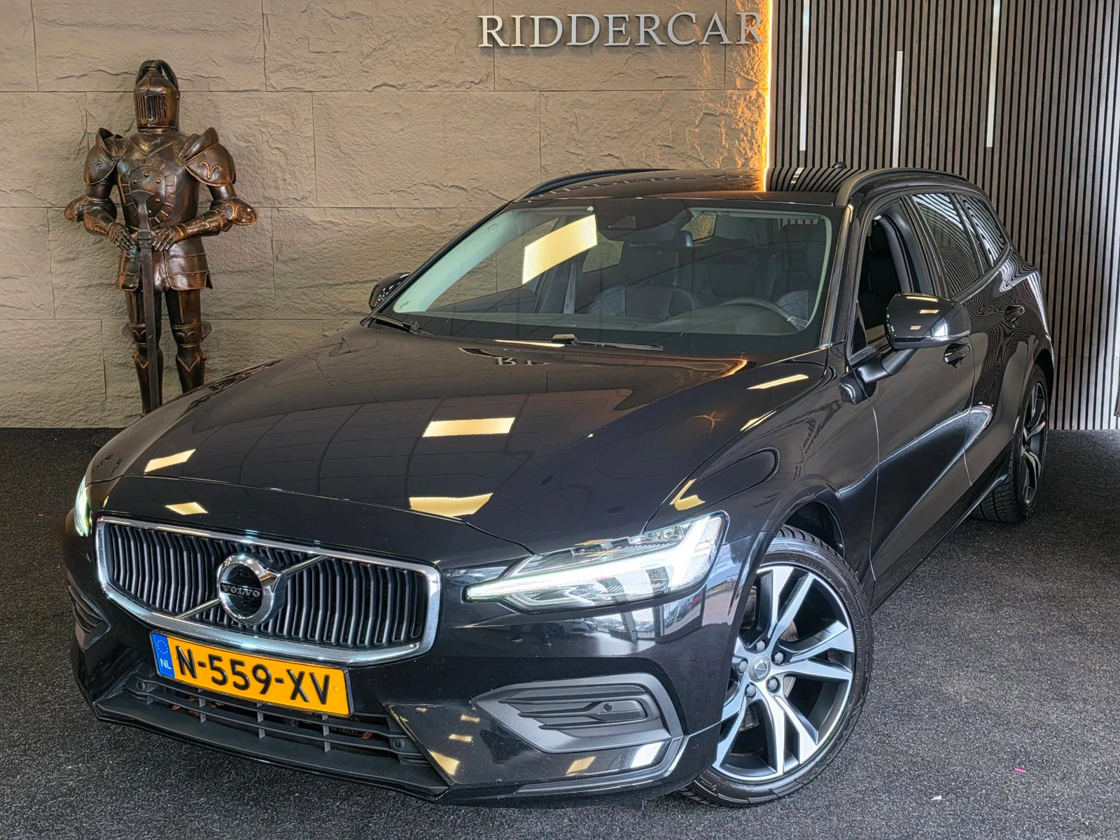 Volvo V60 (2022) — foto 1