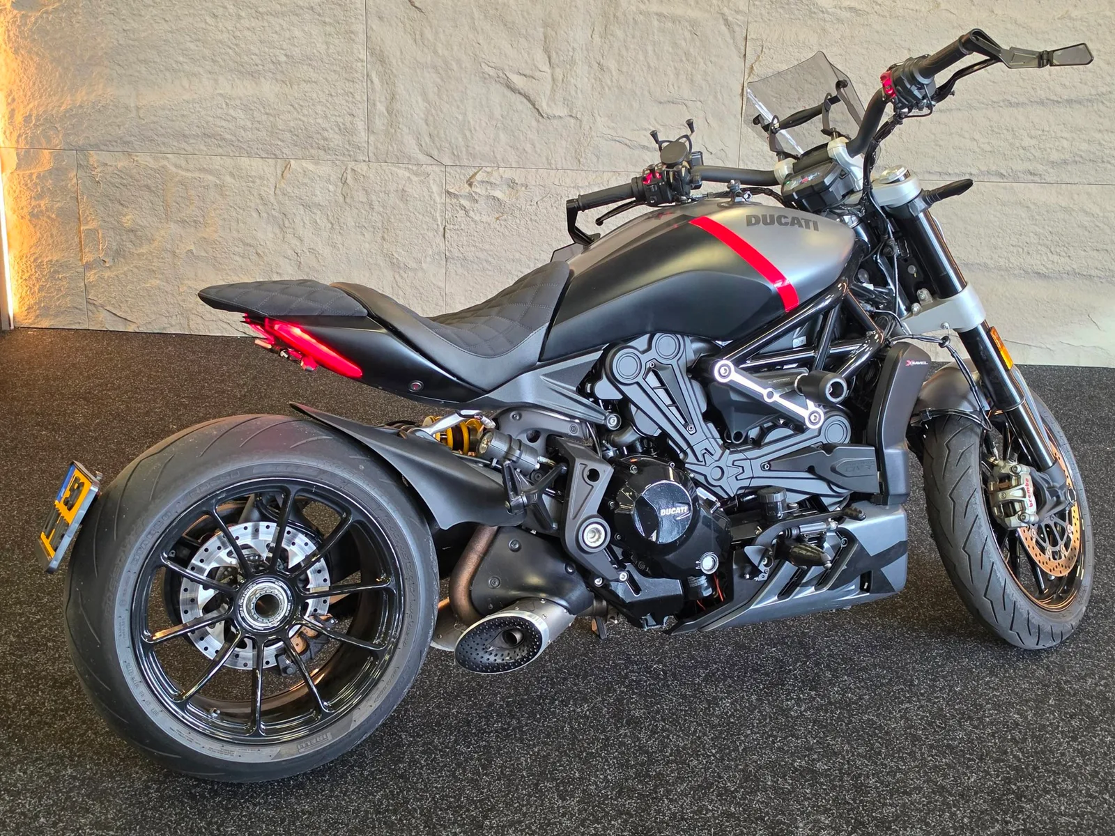 Ducati Xdiavel Black Star (2022) — foto 1