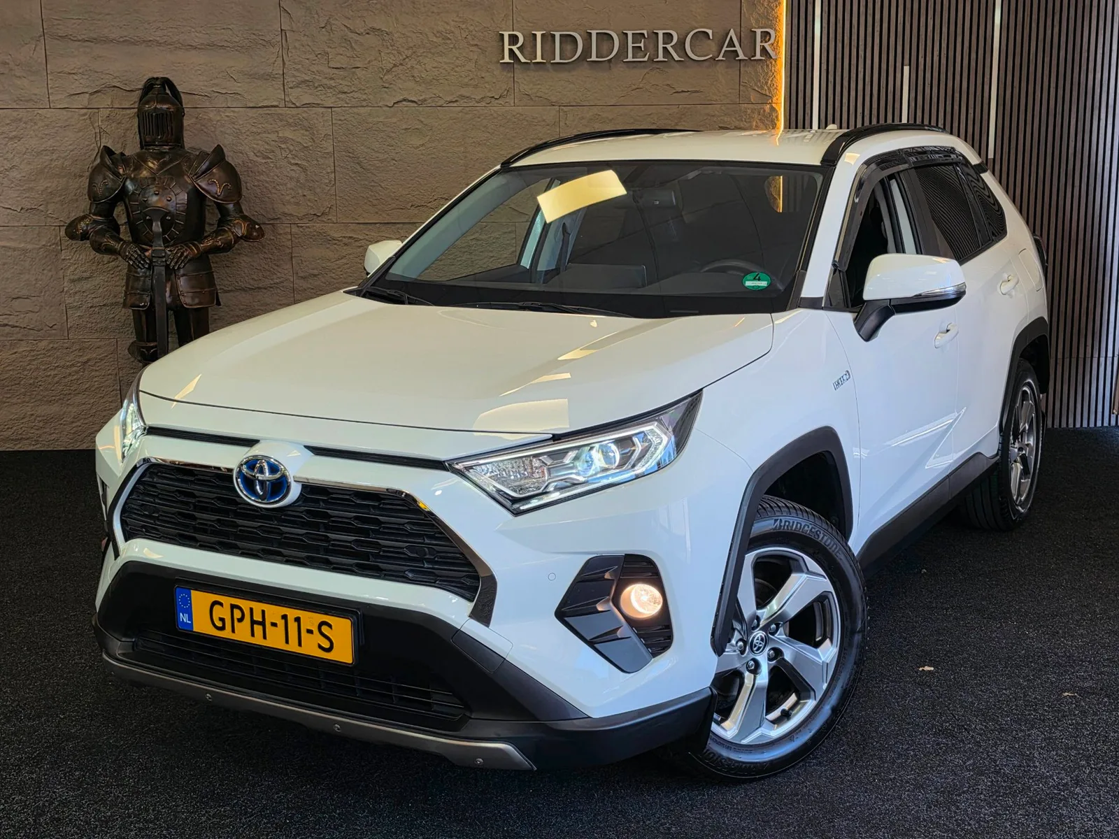 Toyota RAV4 (2021) — foto 1