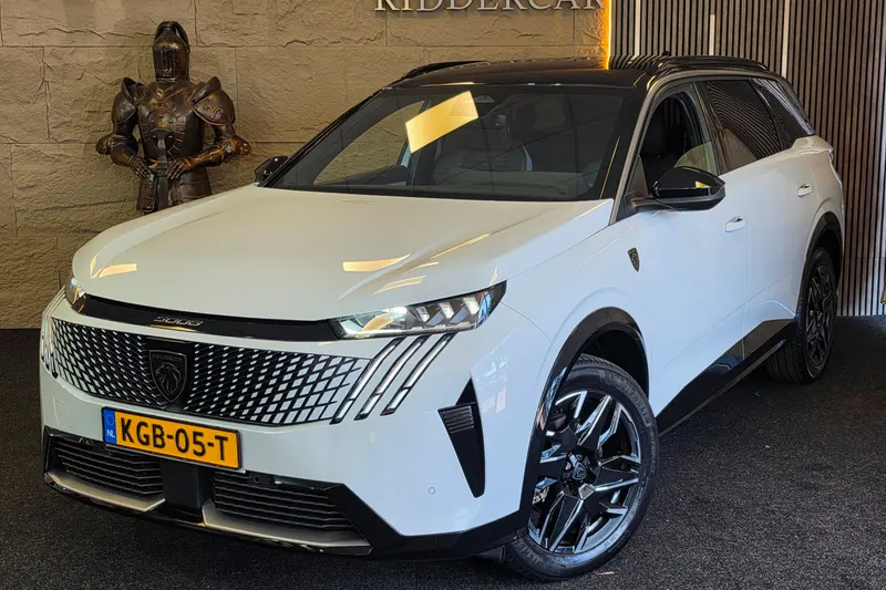 Peugeot 5008 (2025)