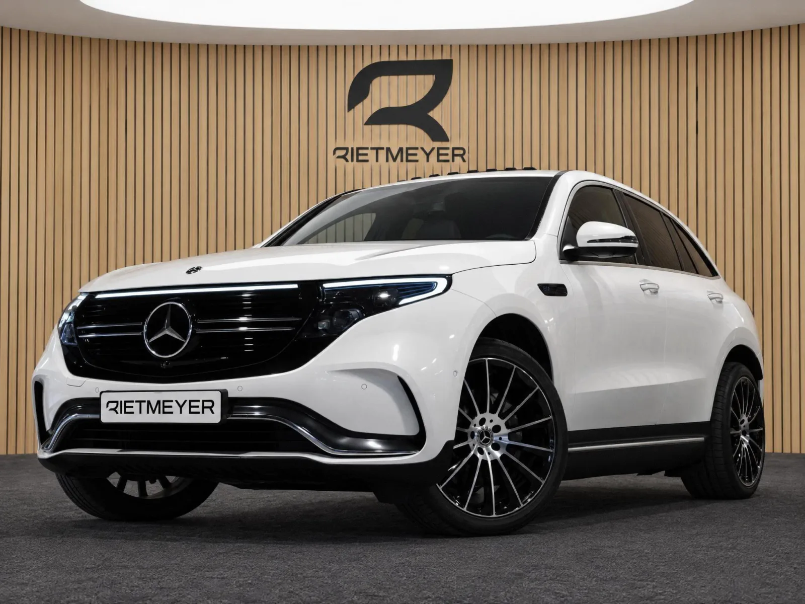 Mercedes-Benz EQC (2019) — foto 1