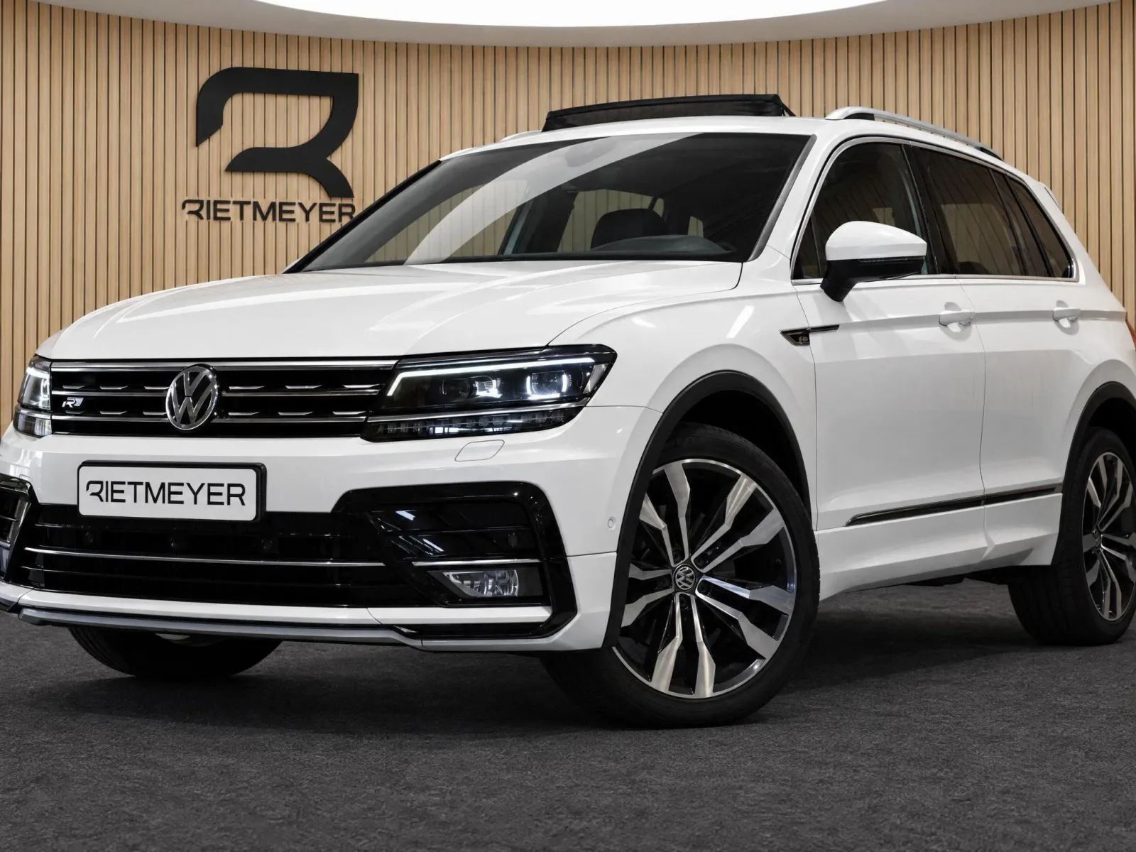 Volkswagen Tiguan (2018) — foto 1