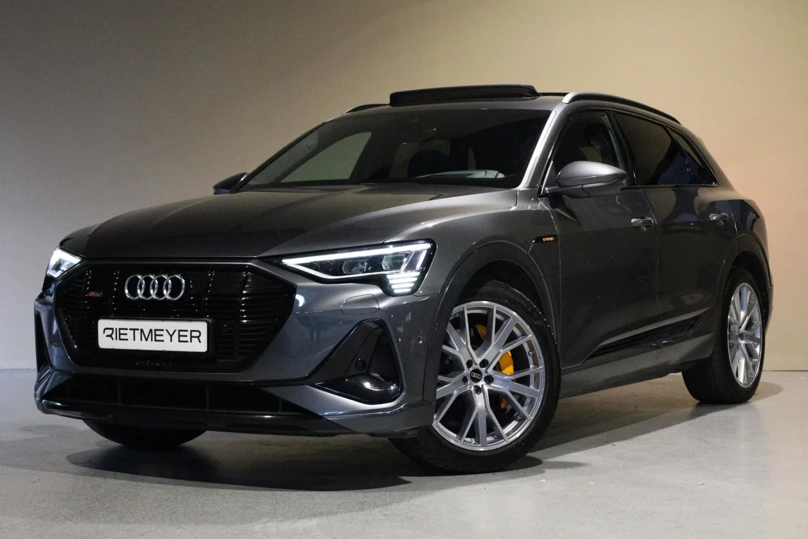 Audi e-tron (2023) — foto 1