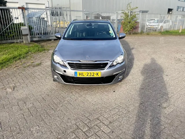 Peugeot 308 (2015) — foto 1